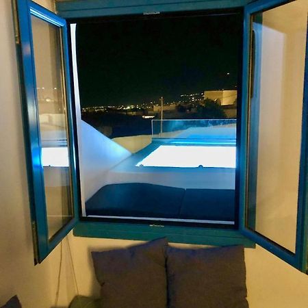 Oldtown Suites Fira Exterior foto