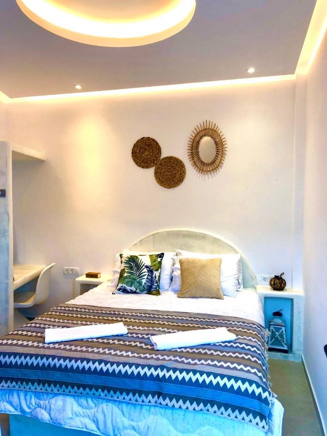 Oldtown Suites Fira Exterior foto