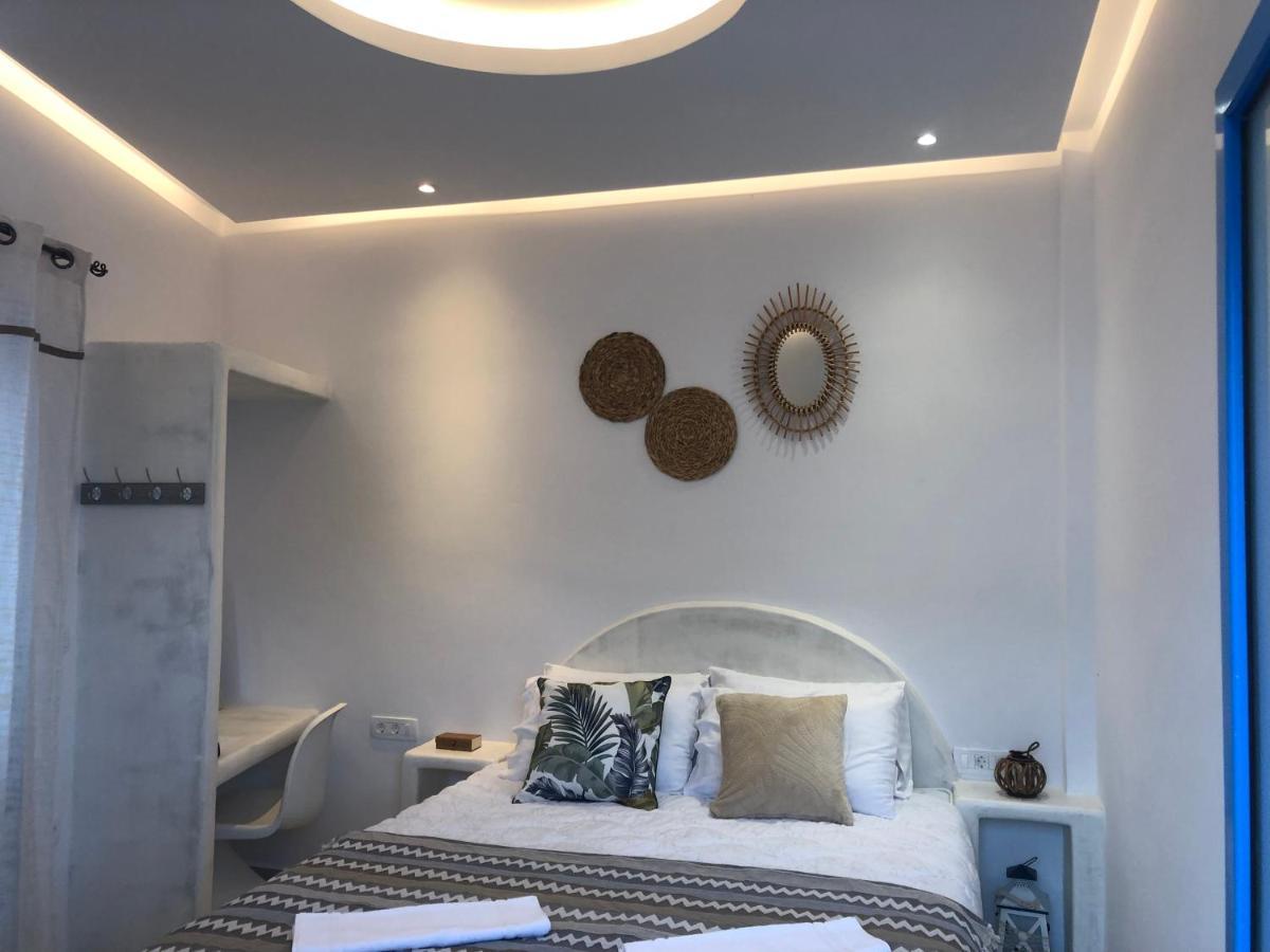Oldtown Suites Fira Exterior foto