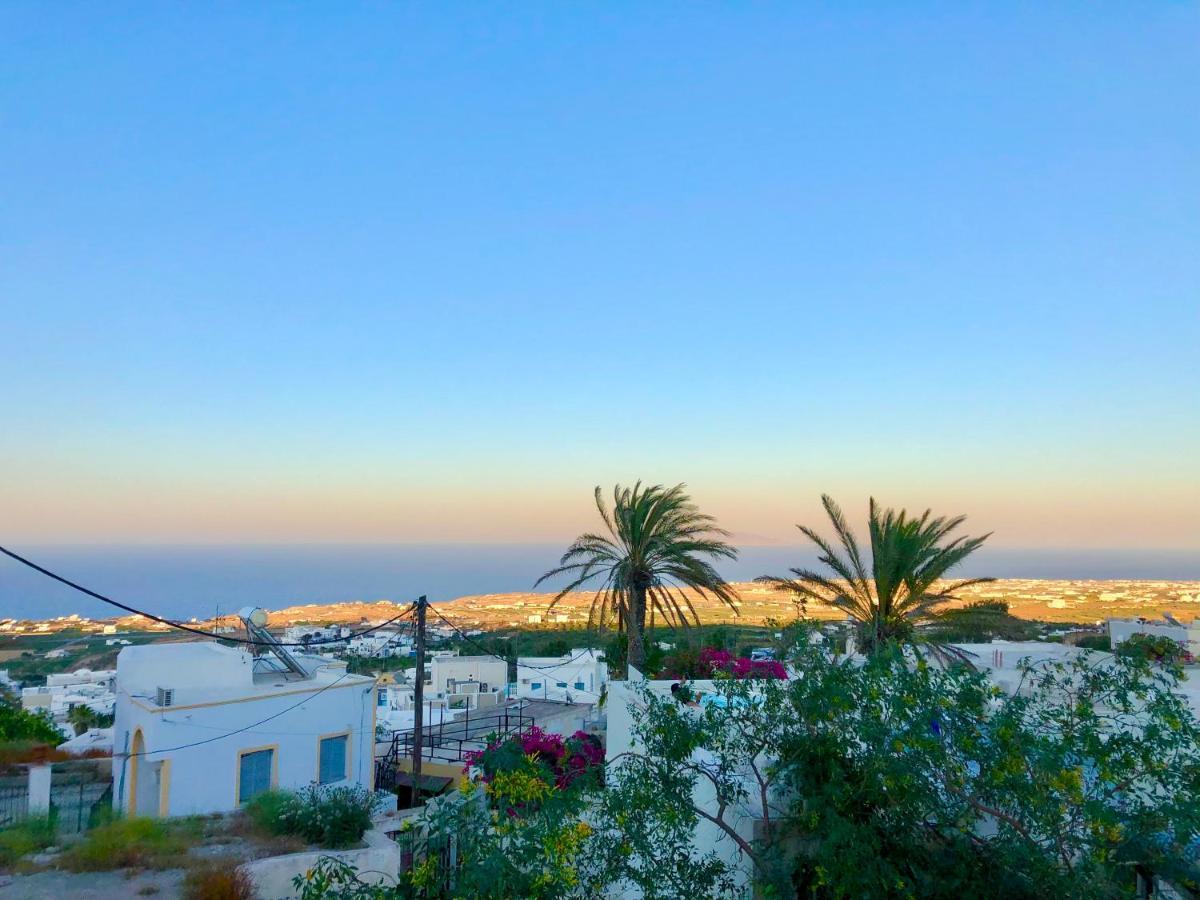 Oldtown Suites Fira Exterior foto