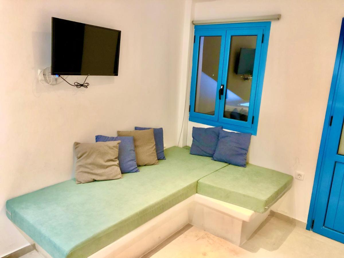 Oldtown Suites Fira Exterior foto