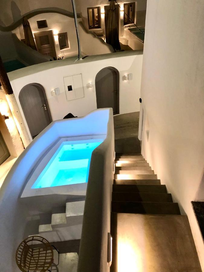 Oldtown Suites Fira Exterior foto
