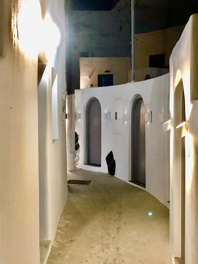 Oldtown Suites Fira Exterior foto